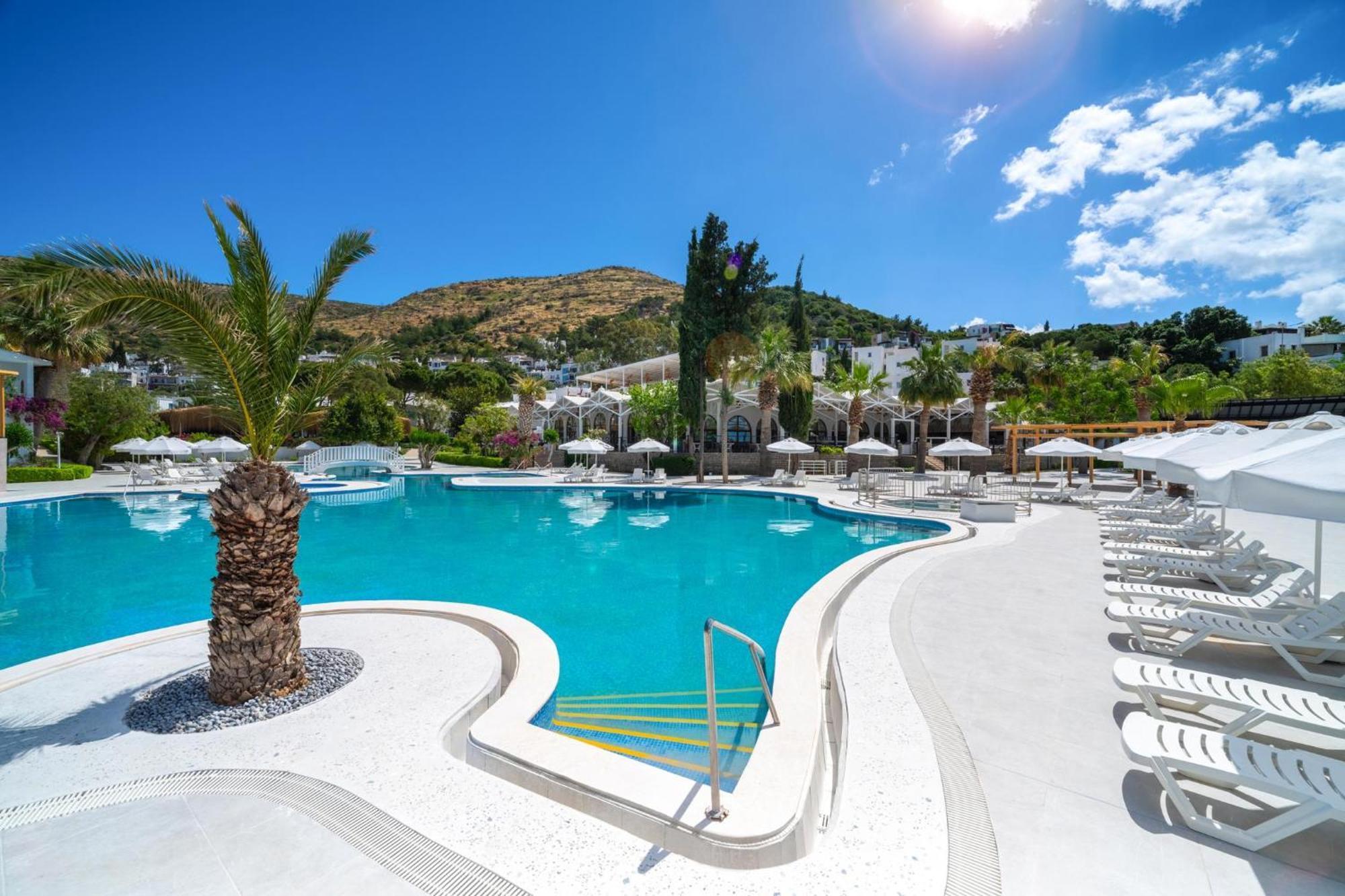 Labranda Tmt בודרום מראה חיצוני תמונה The resort's main pool