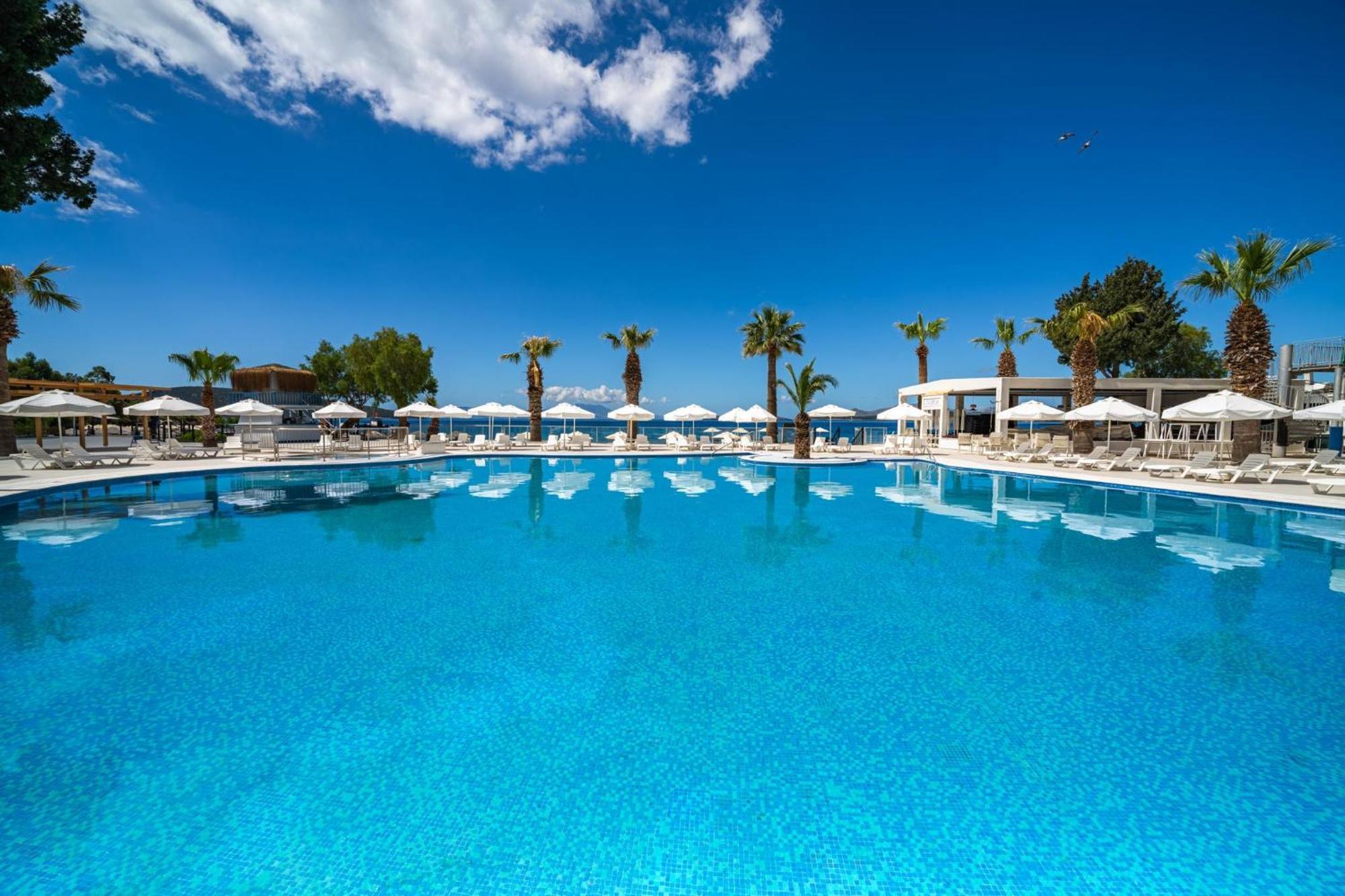 Labranda Tmt בודרום מראה חיצוני תמונה The swimming pool at the hotel