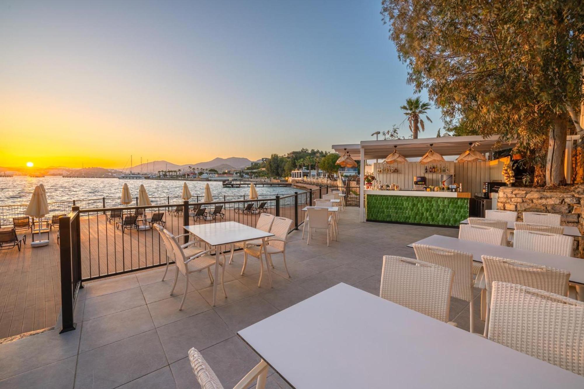 Labranda Tmt בודרום מראה חיצוני תמונה The patio at the Hotel Valley Ho